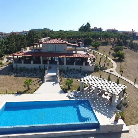 Aurelia Villa